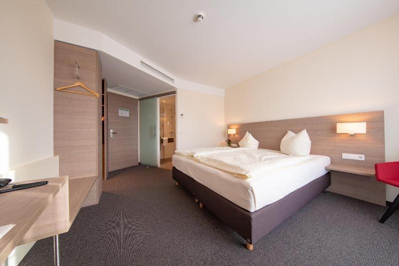 Double Room image 2