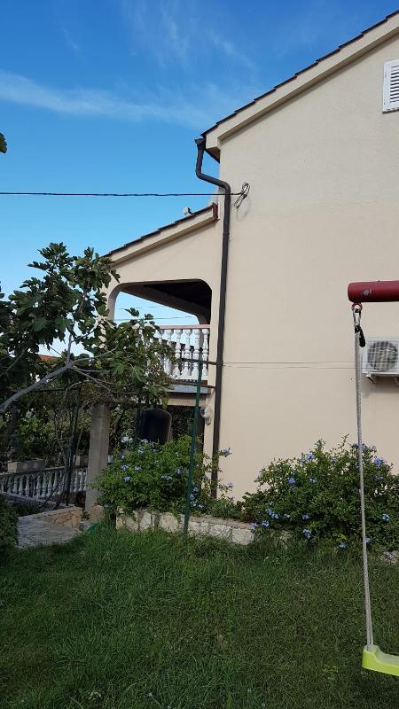 Apartment in Lopar with Two-Bedrooms 3 - image 12