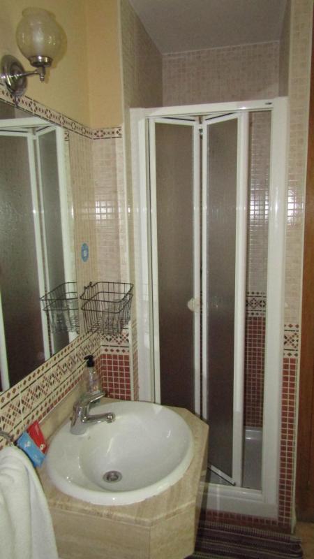 Double Room with Shared Toilet and Private Shower and Sink image 2
