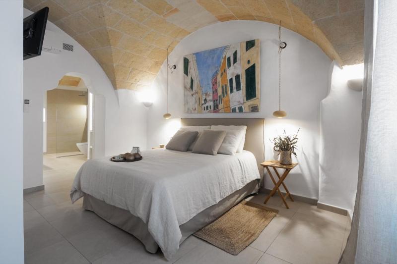 Deluxe Double Room image 1