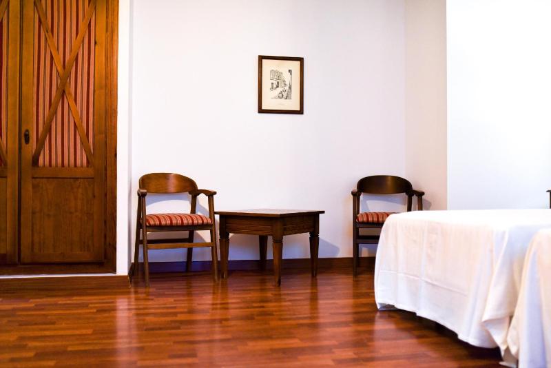 Triple Room (3 Adults) image 2