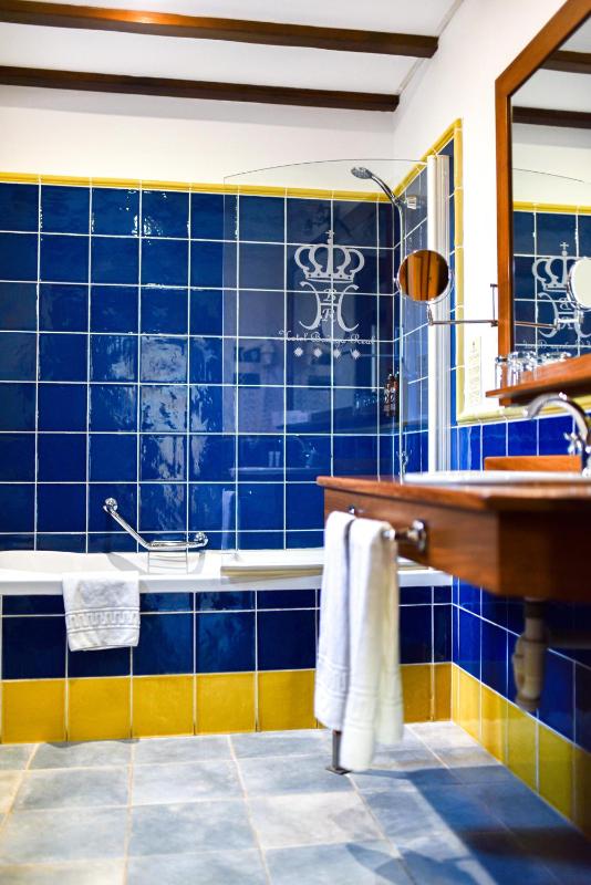 Triple Room (3 Adults) image 1