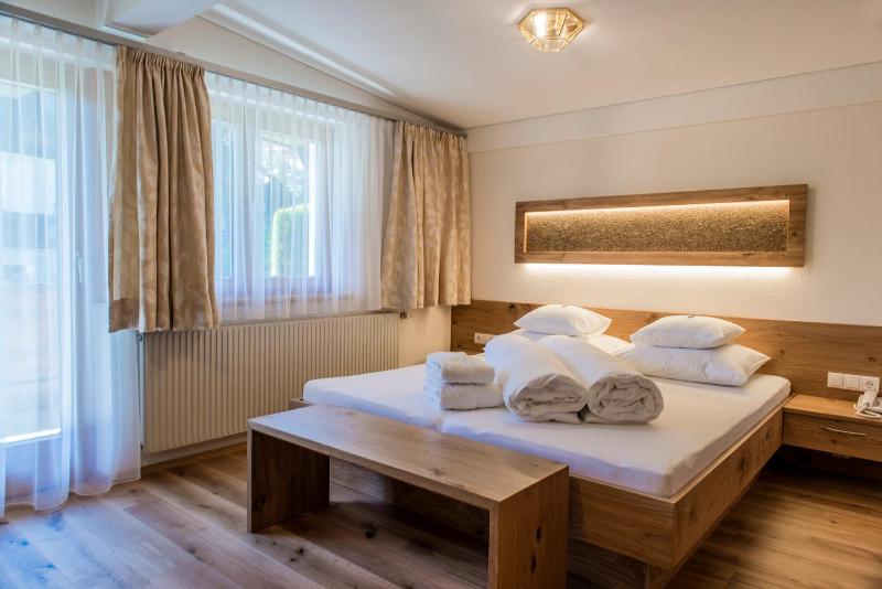 Budget Double Room image 2