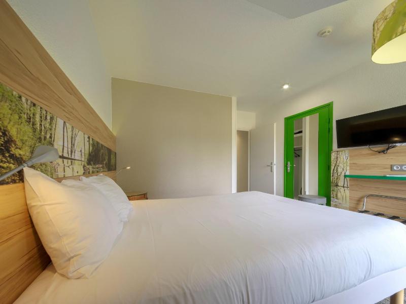 Standard Double Room image 4