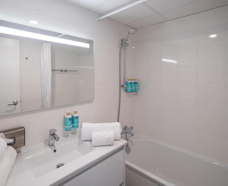 Classic Double Room with Double Sofa Bed image 3