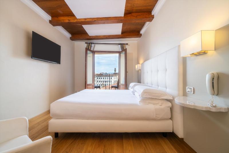 Double or Twin Room with Garden View image 4