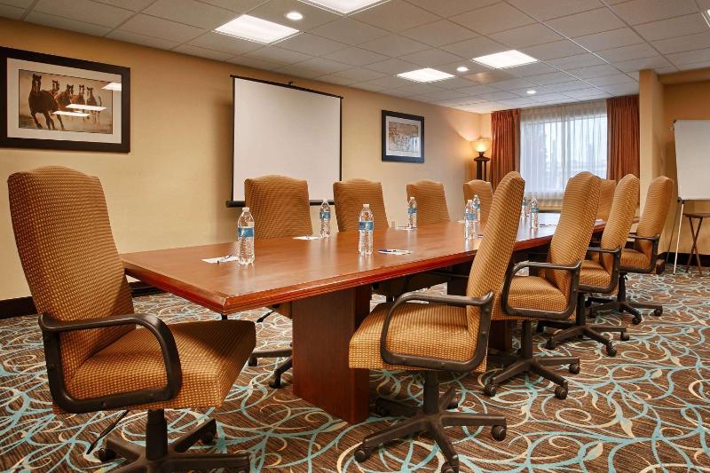 Days Inn & Suites by Wyndham Sam Houston Tollway - image 5