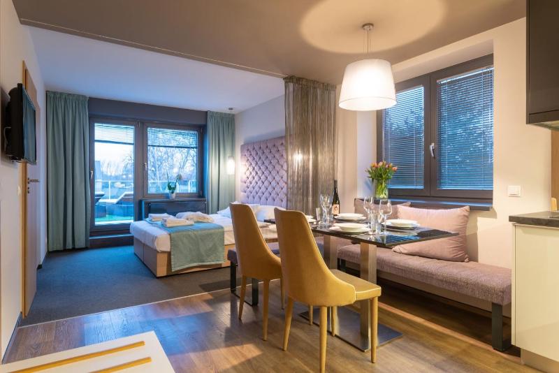 Superior One-Bedroom Apartment with Jacuzzi image 1