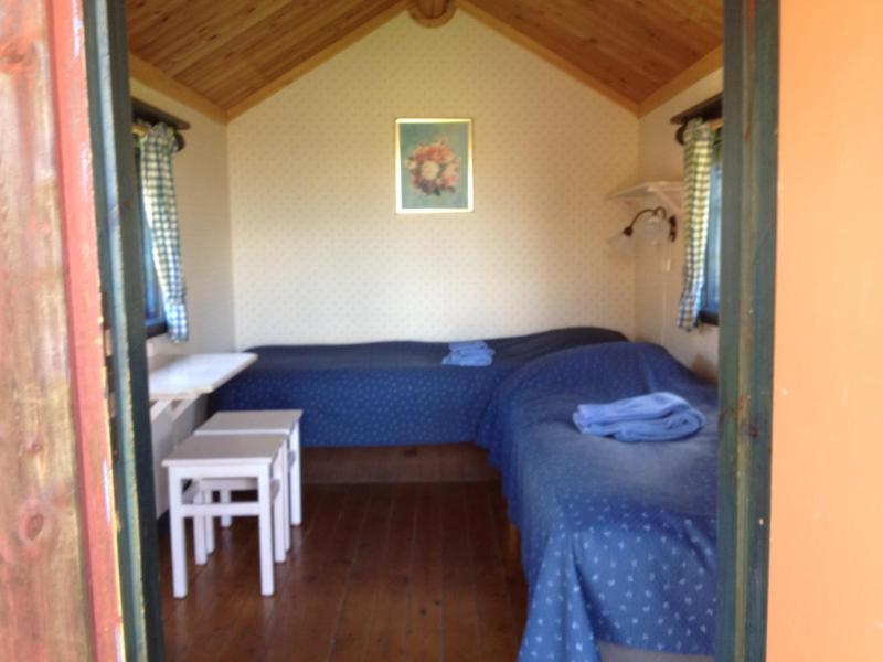 Cottage with Shared Bathroom image 4
