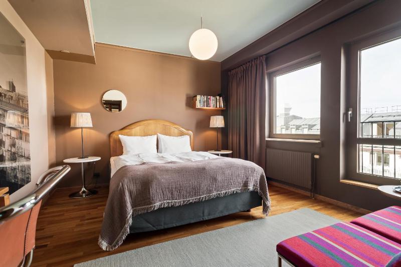 Queen Penthouse  image 1
