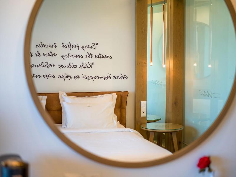 Deluxe Room with Private Pool and Sea View image 3