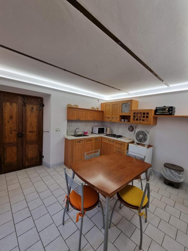 One-Bedroom Apartment image 3
