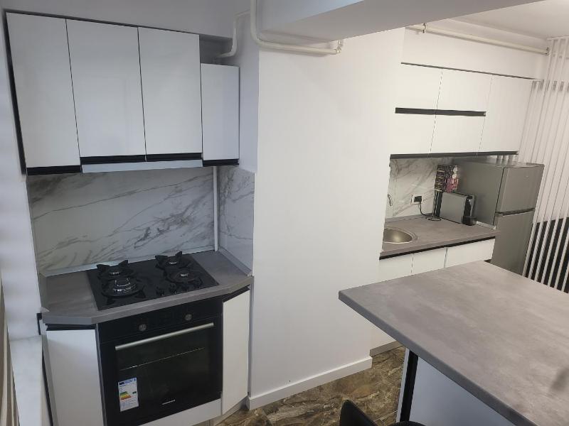 Apartament bloc nou - self check in - free parking - image 14