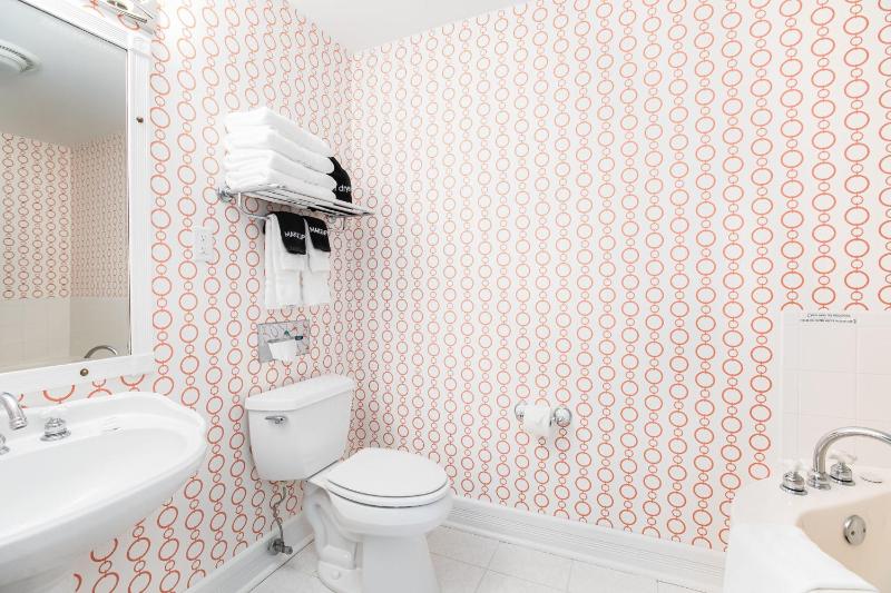 Superior Queen Room image 3