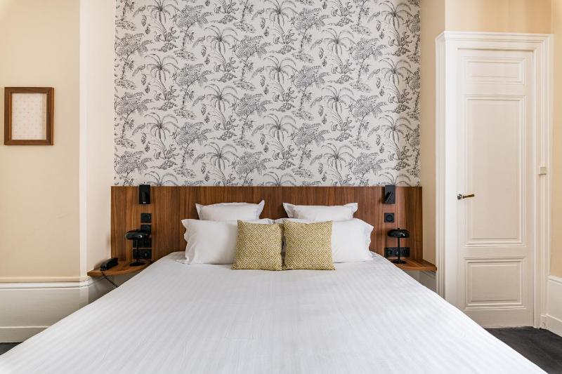 Superior Double Room image 3