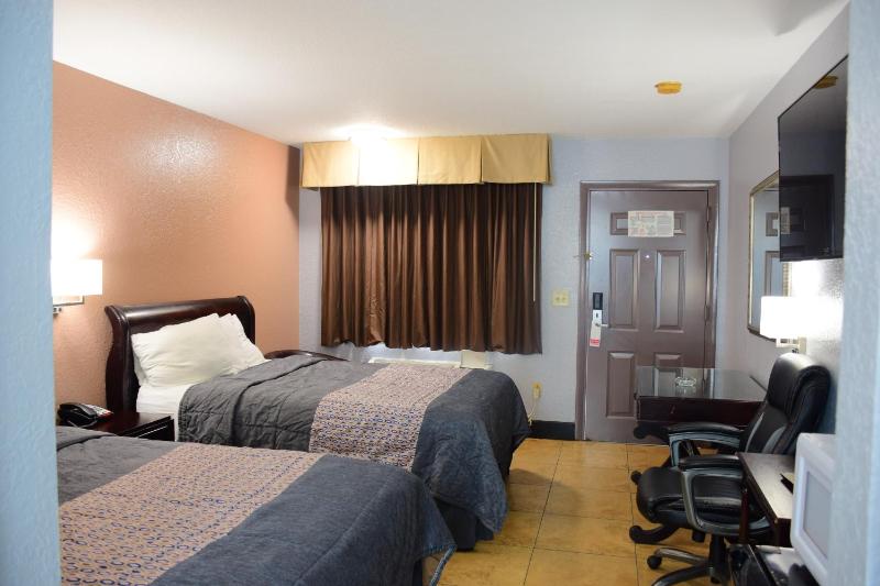 Double Room with Two Double Beds image 2