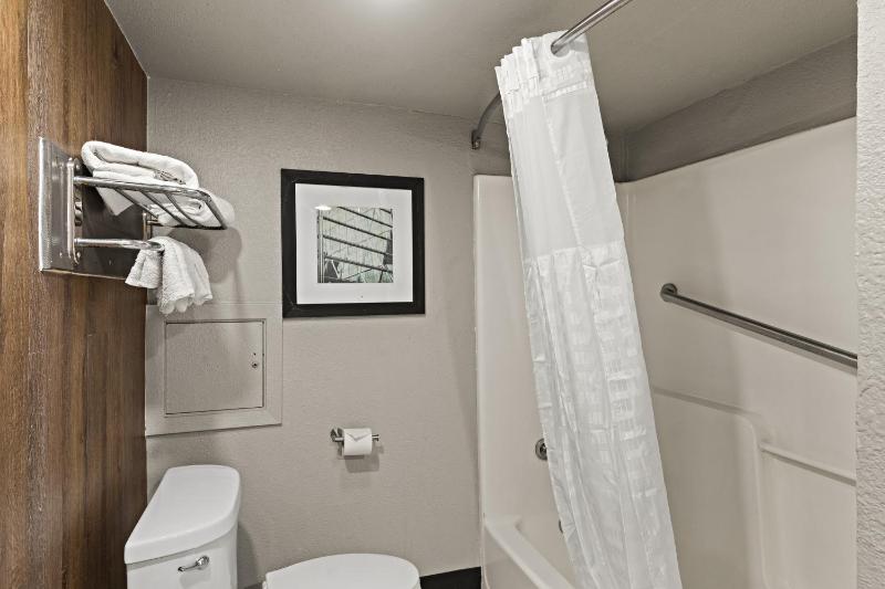 Scottish Inns Austin TX - image 4