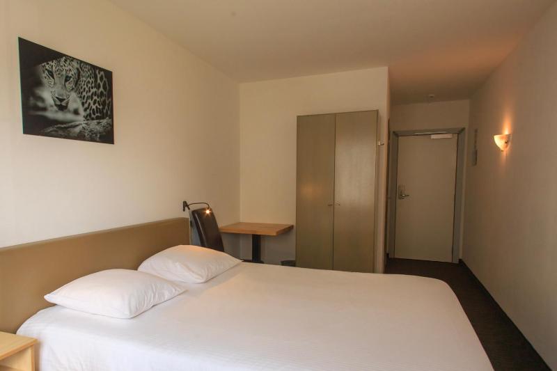 Standard Double Room image 1