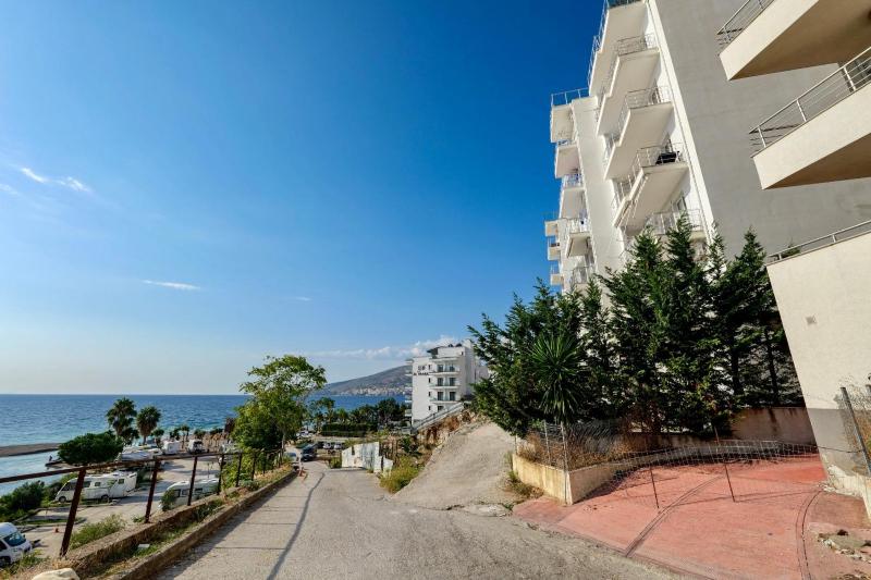 Coral Paradise Apartament in the first line of the sea - image 13