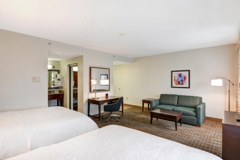 Studio Suite with Two Queen Beds and Sofa Bed - Non-Smoking image 2