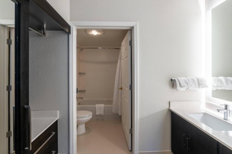 One-Bedroom King Suite with Sofa Bed -  Allergy Friendly image 2