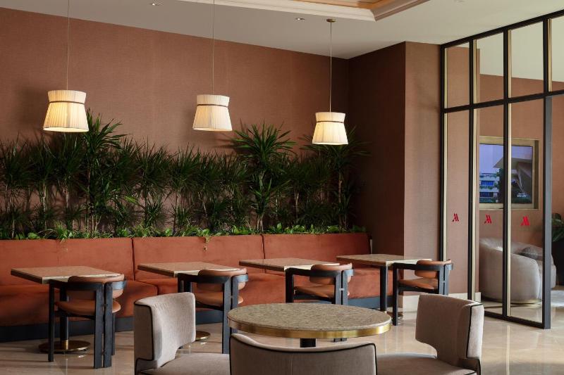 King Room with Sea View - Club Level image 4