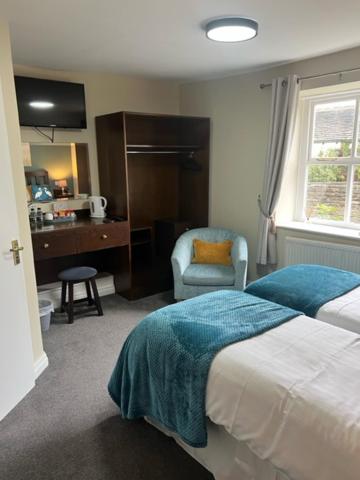 Twin Room image 3