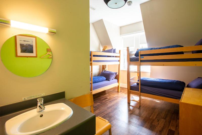 Quadruple Room image 3
