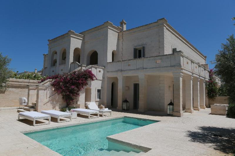 Three-Bedroom Villa - Le Ville image 1