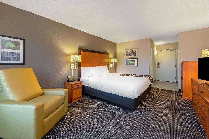 King Room image 2