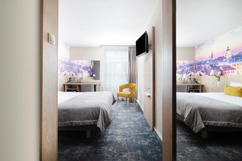 Standard Double Room image 2