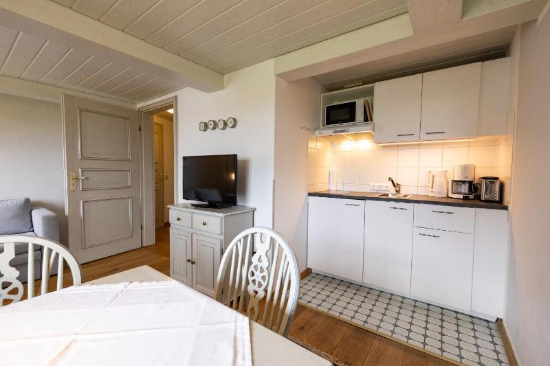 Apartment 2 with Sea View image 3