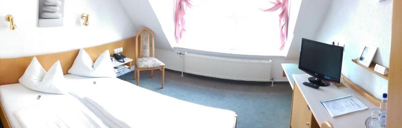 Double Room image 2