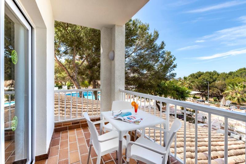 Superior One-Bedroom Apartment image 1