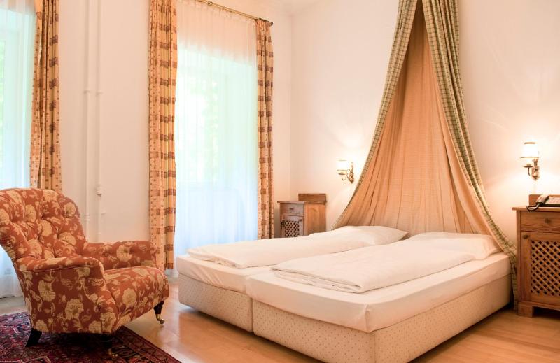 Superior Double Room image 4