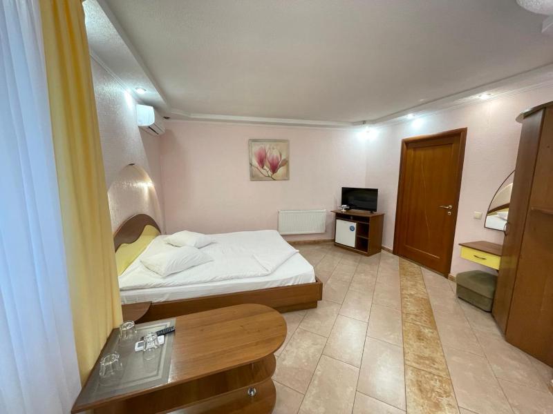 Triple Room image 2