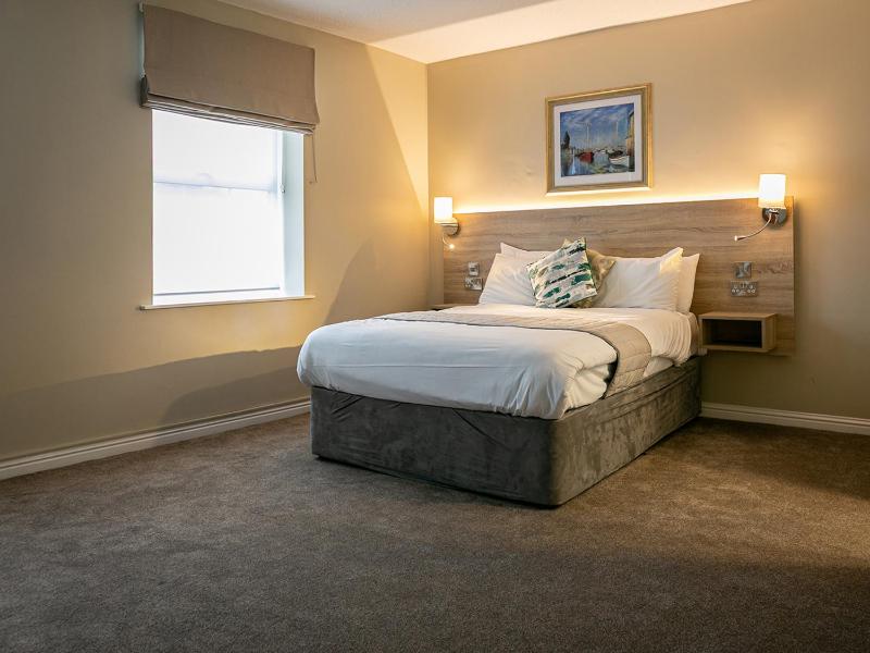 Family Room image 1