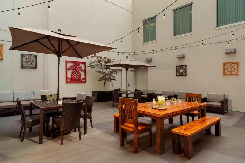 Courtyard by Marriott Portland City Center - image 20