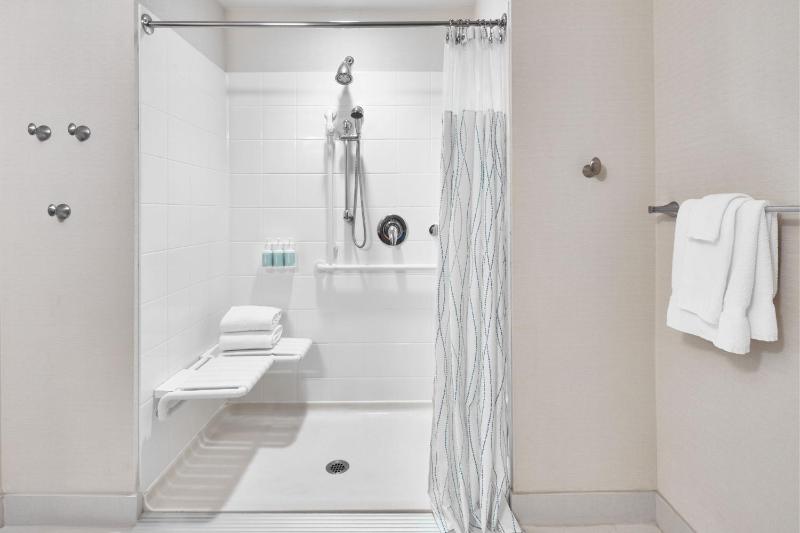 Courtyard by Marriott Portland City Center - image 28