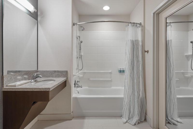 Courtyard by Marriott Portland City Center - image 49