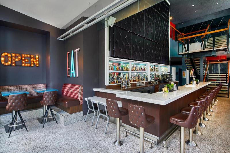 Courtyard by Marriott Portland City Center - image 9
