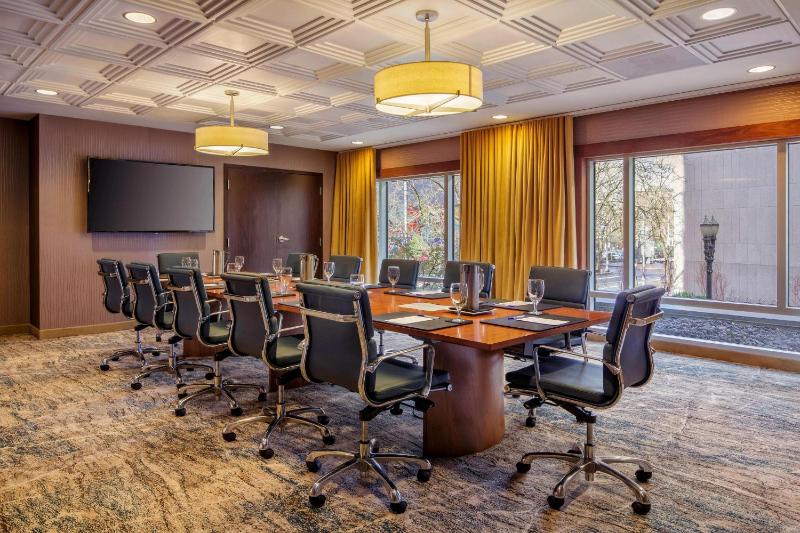 Courtyard by Marriott Portland City Center - image 29