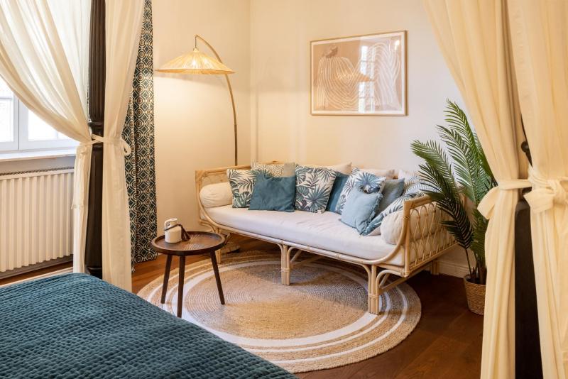 Superior King Room image 4