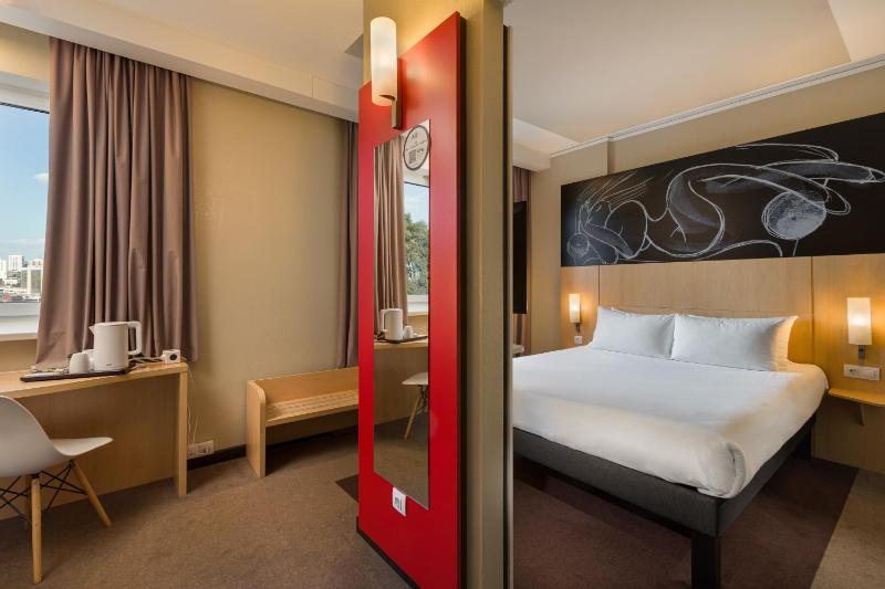 Premium Double Room image 2