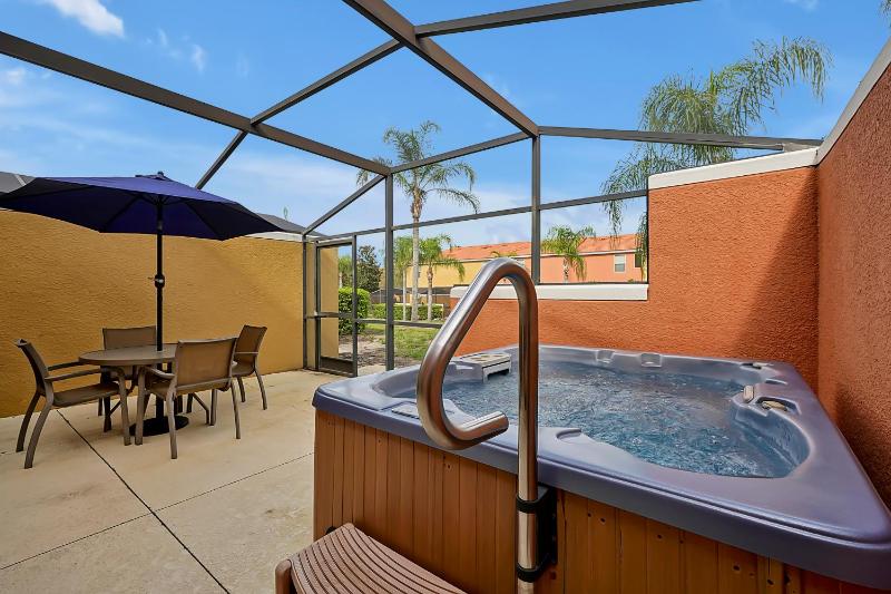 Two-Bedroom Townhouse with Private Hot Tub (4 Adults + 2 Children) image 3