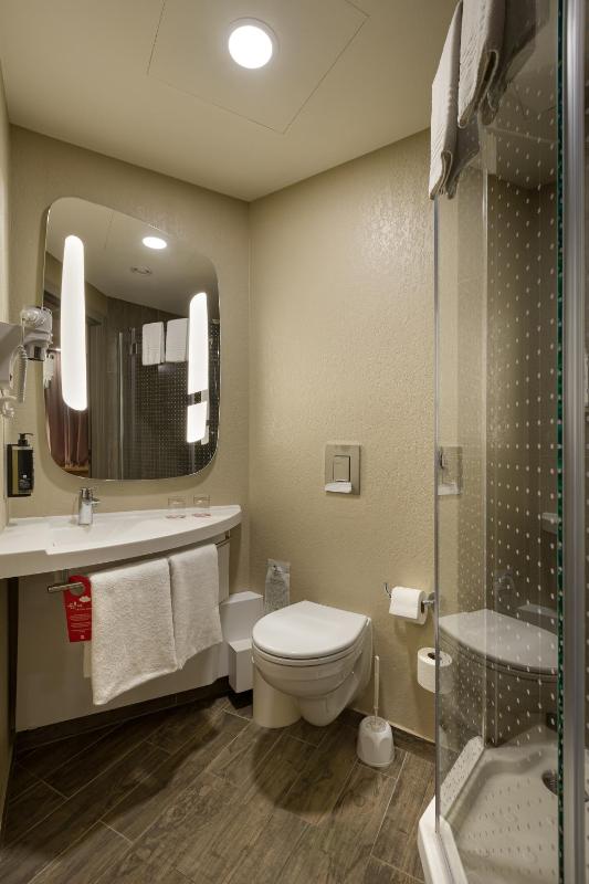 Standard Double Room image 1