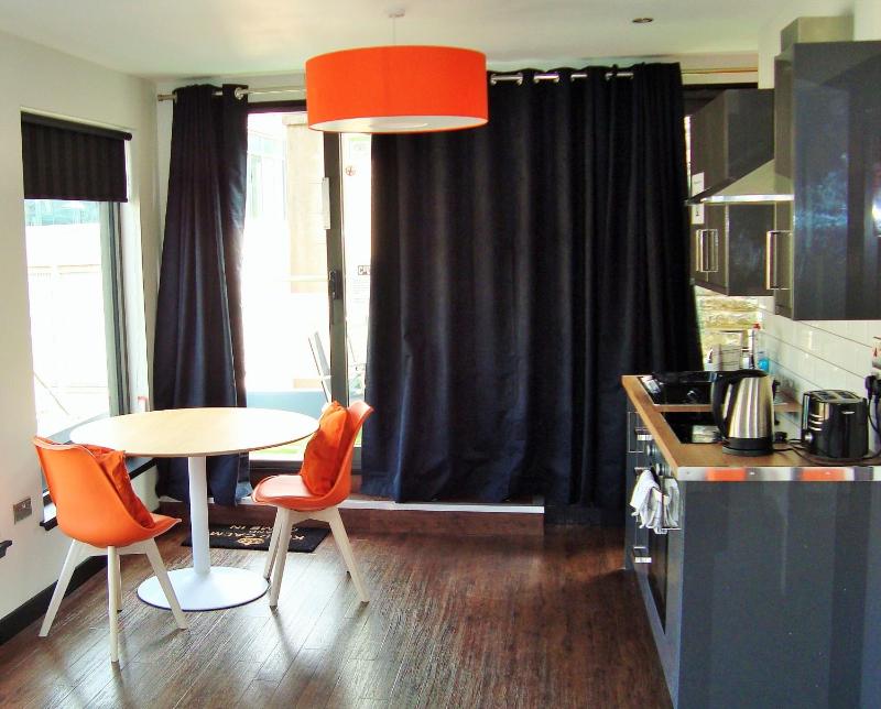 Penthouse Apartment with Balcony image 4