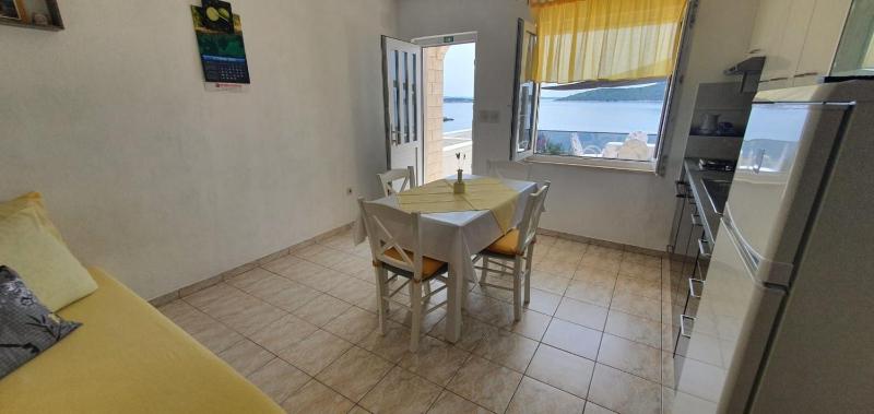 One-Bedroom Apartment image 3