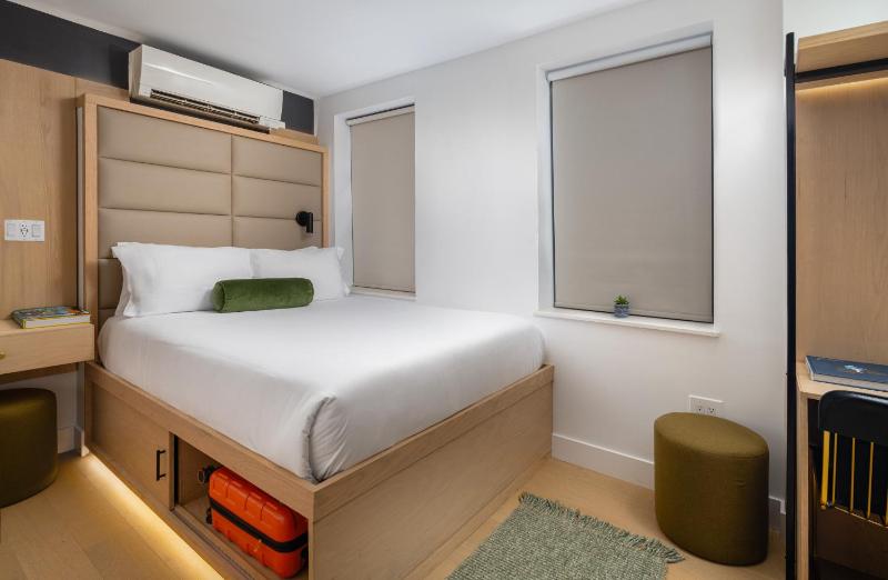 Little Charlie Hotel - image 14