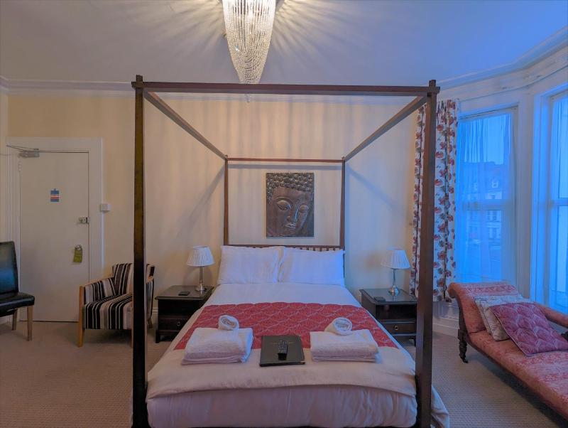 Deluxe Double Room with Shower image 4